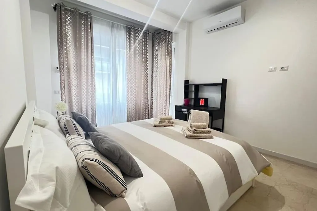 New And Elegant Apartment On The Navigli Netflix E Disney Milano 0*,