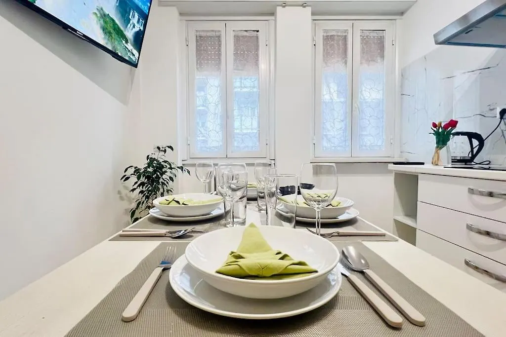 New And Elegant Apartment On The Navigli Netflix E Disney Milan