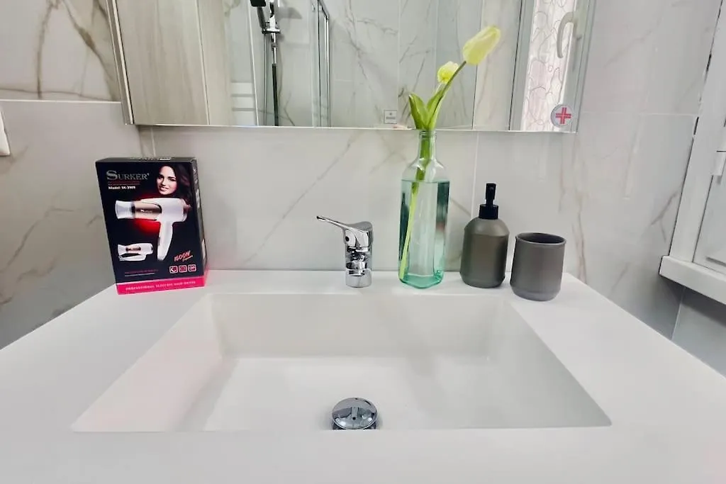 New And Elegant Apartment On The Navigli Netflix E Disney Milan 0*,  Italy