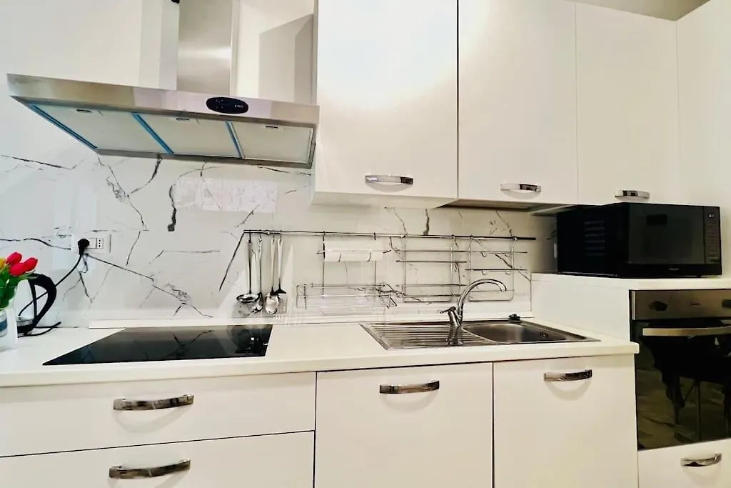 New And Elegant Apartment On The Navigli Netflix E Disney Milan