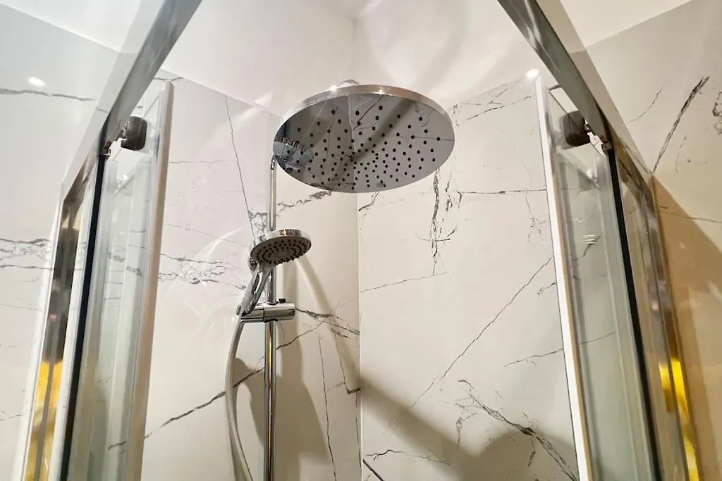 New And Elegant Apartment On The Navigli Netflix E Disney Milan